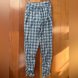 Balloon or MC Hammer pants